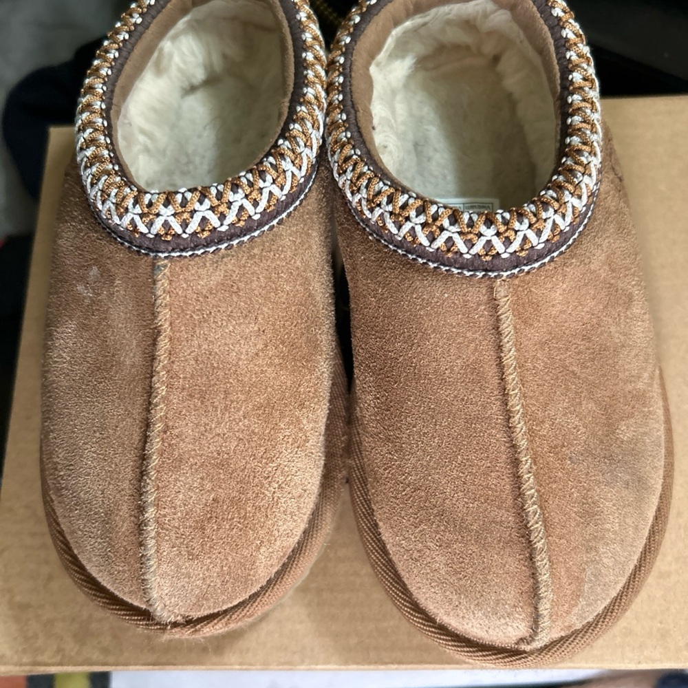 Toddler ugg Tasman size 9c chestnut